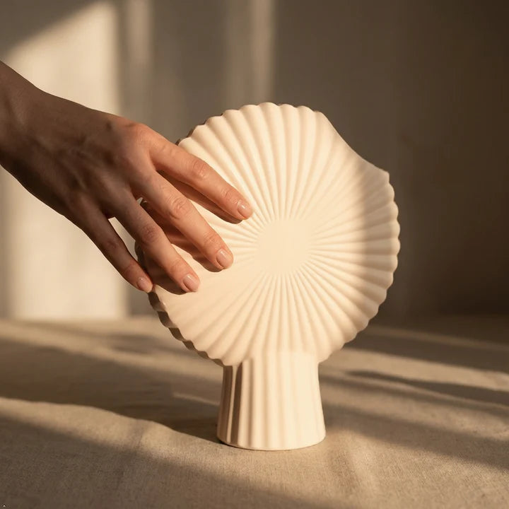 Elegant Scallop Shell Decorative Table Vase